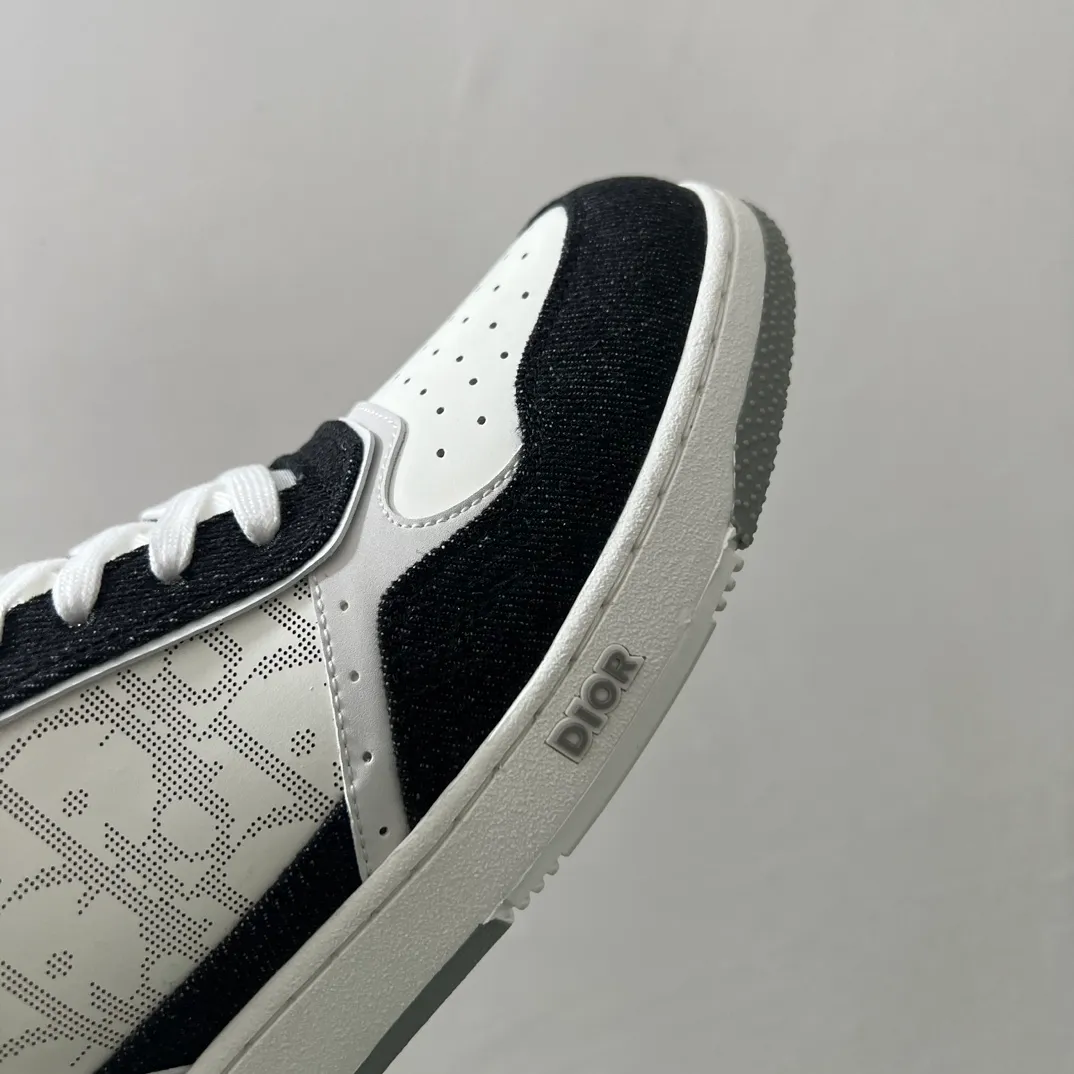 👟👟Ex-factory price 560👟👟 Men's size +10 Dior B27 series ✨2024 upgraded version purchasing agent grade ✨Super🔥sports shoes👫couple shoes. The high version 1:1 adopts oil edge lasting technology, the fabric is imported first-layer cowhide + high-tech fabric, and the inner cowhide + customized lining. TPU original engraved outsole. More than 30 colors of high-soled boots are available. Size: 35-42 for women and 38-46 for men. Bosses are welcome to compare...